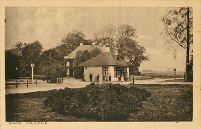604925 Gezicht op het tolhuis aan de Eemweg te Baarn.